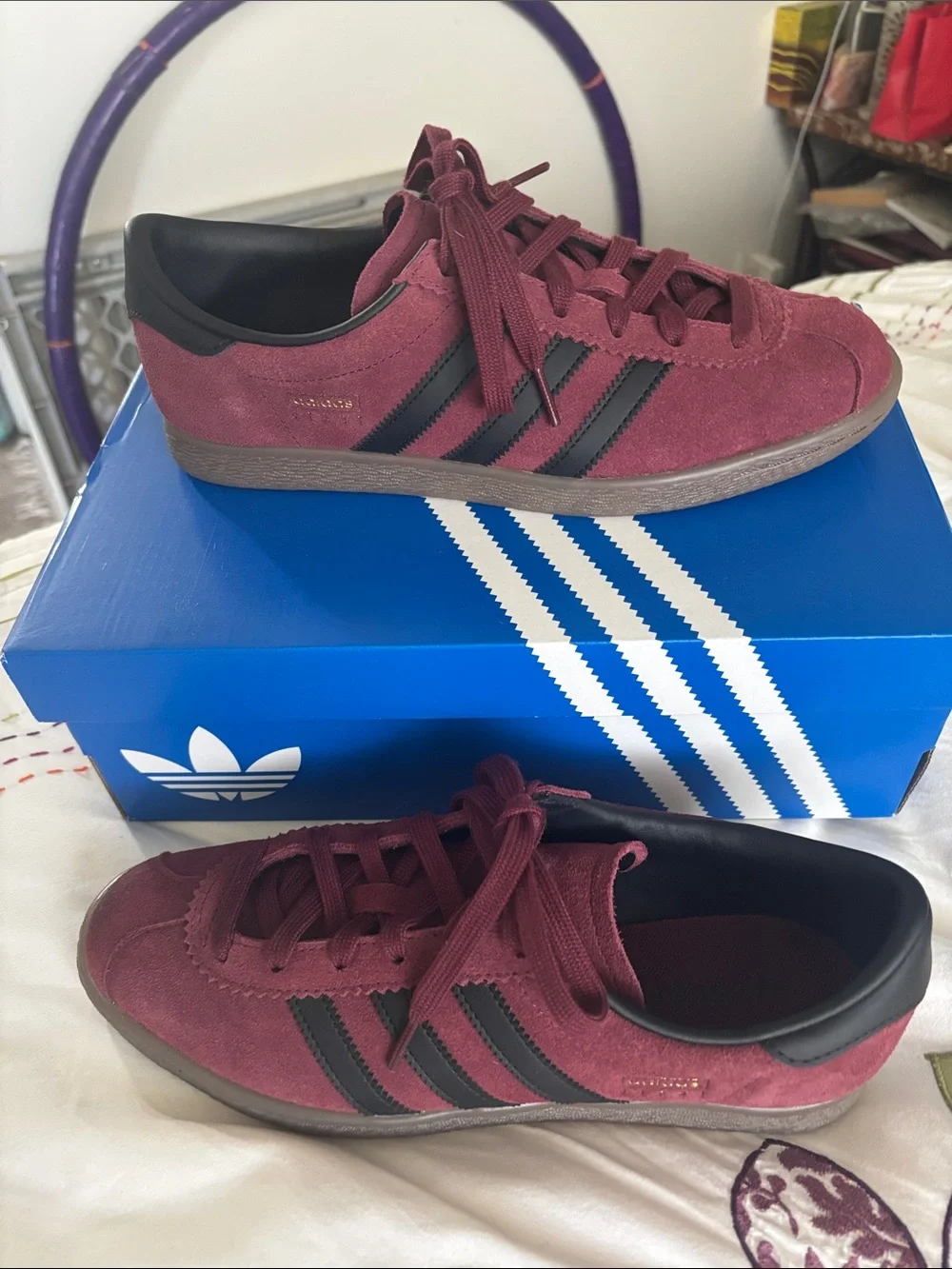 adidas casual clean burgundy