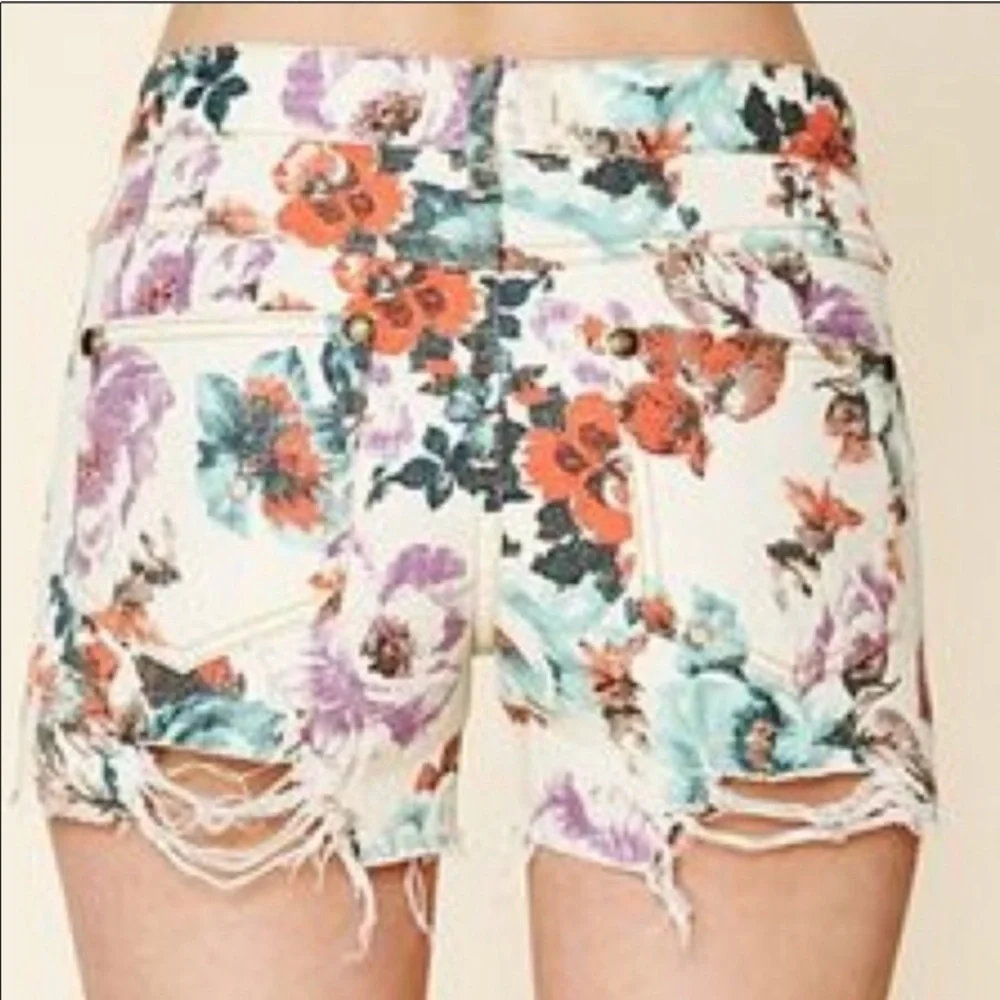 ❤️… Free People Floral Shorts