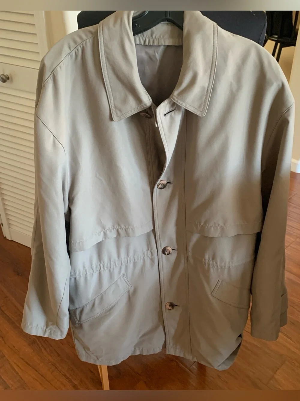 Men's Lightweight Classic Button-Front trench coat  with zip  in lining   -
