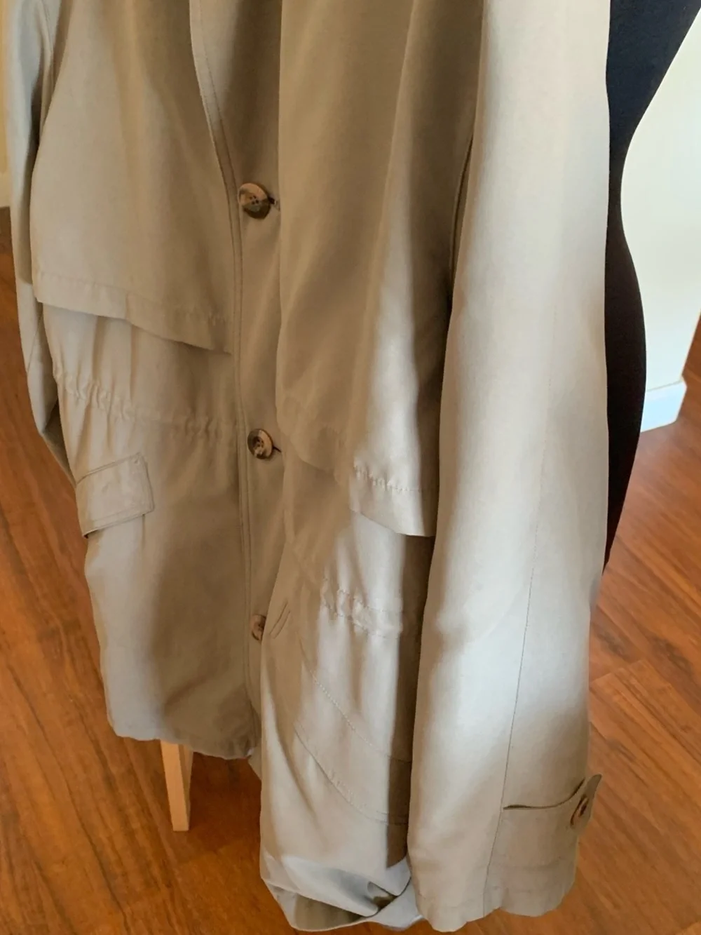 bill blass features it shown