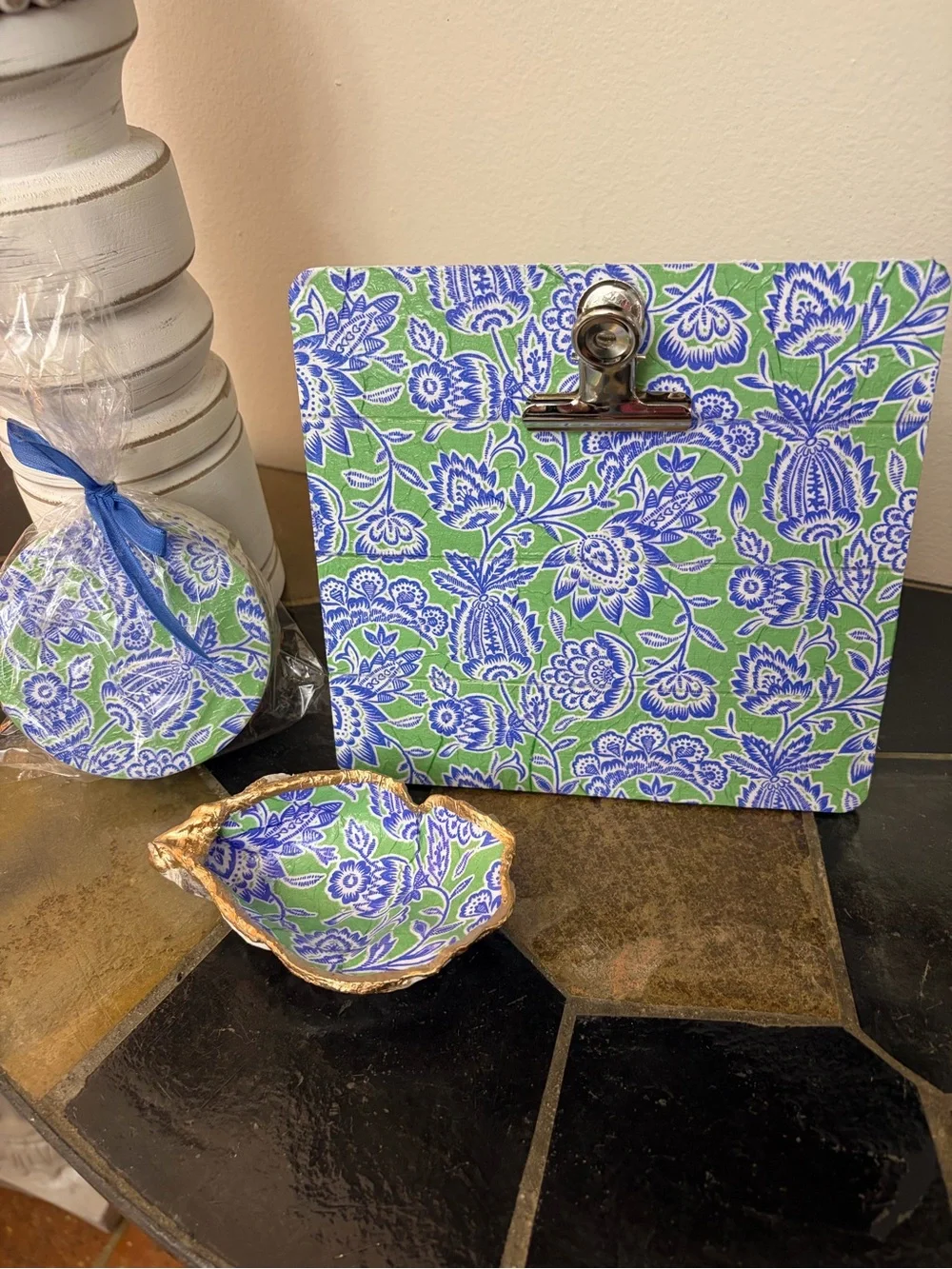 N/A decorative clipboard