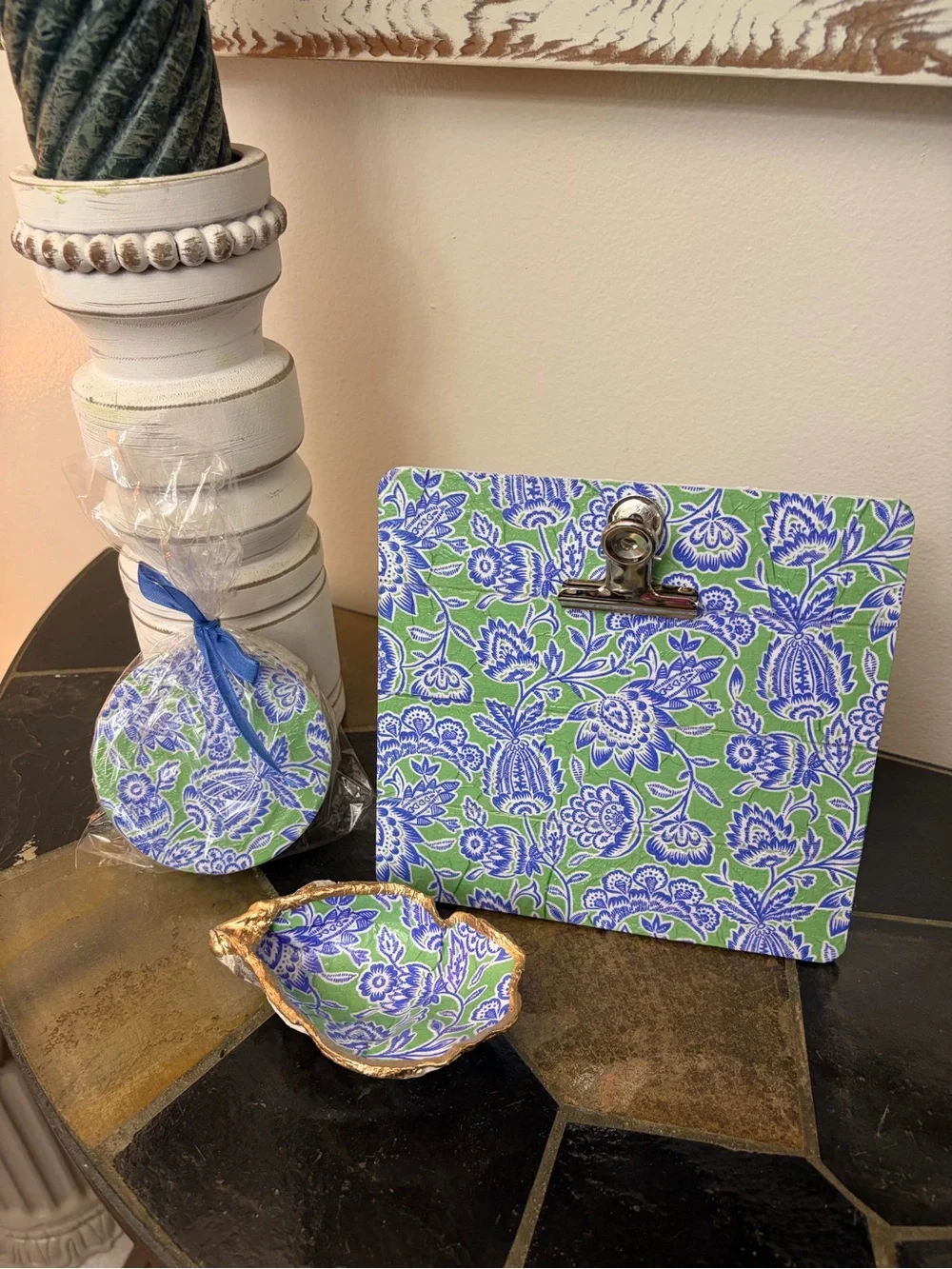 N/A decorative clipboard