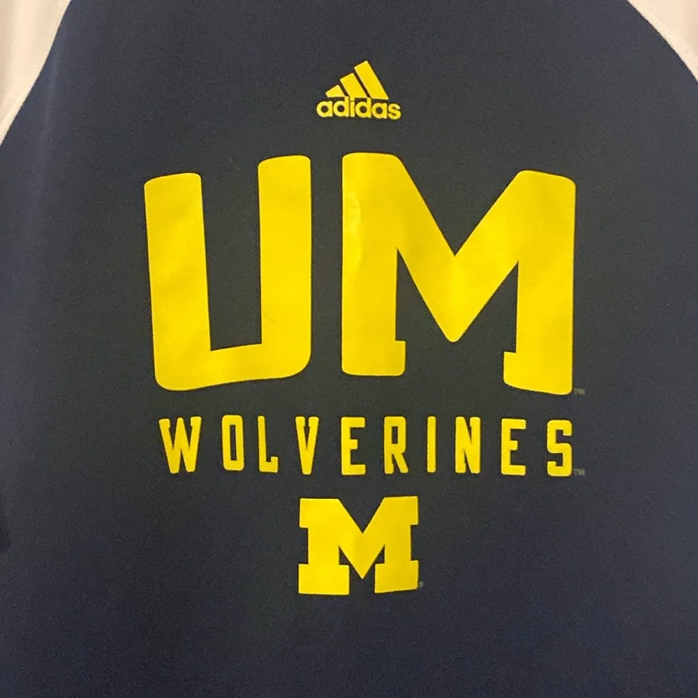 Adidas University of Michigan Wolverines Navy Blue Short Sleeve  shirt Mens M