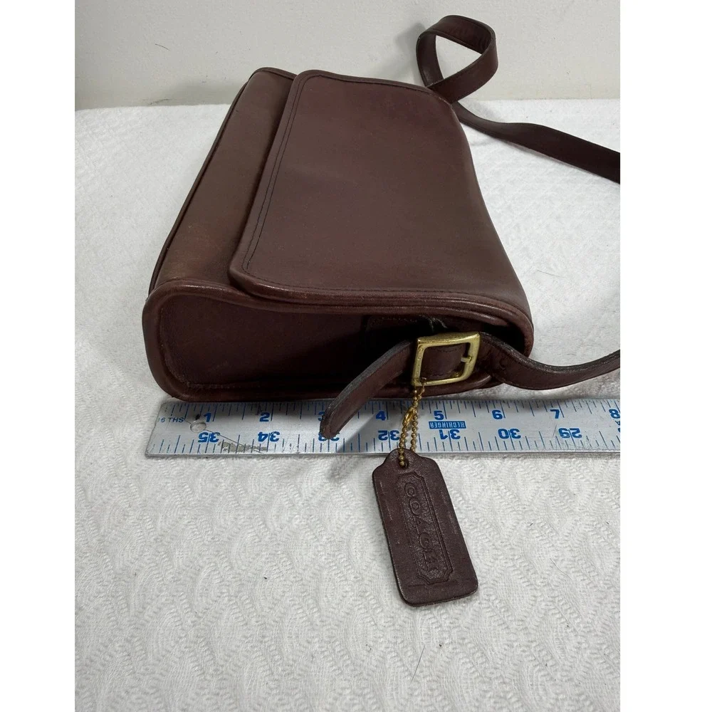 Coach zippered solid closure