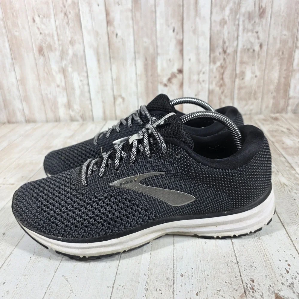 Brooks revel running