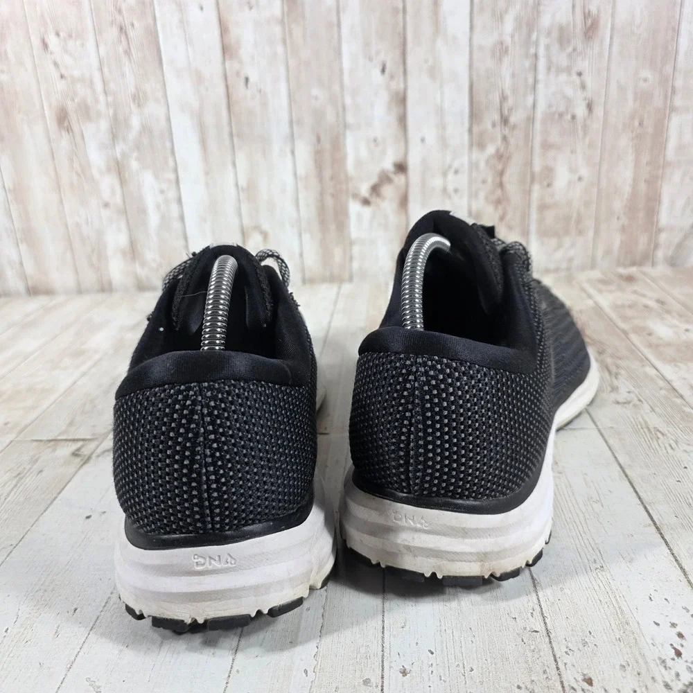 Brooks revel running