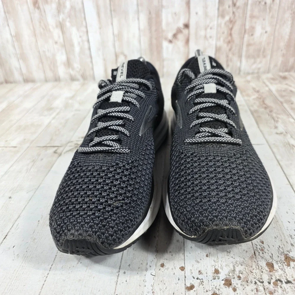 Brooks revel running