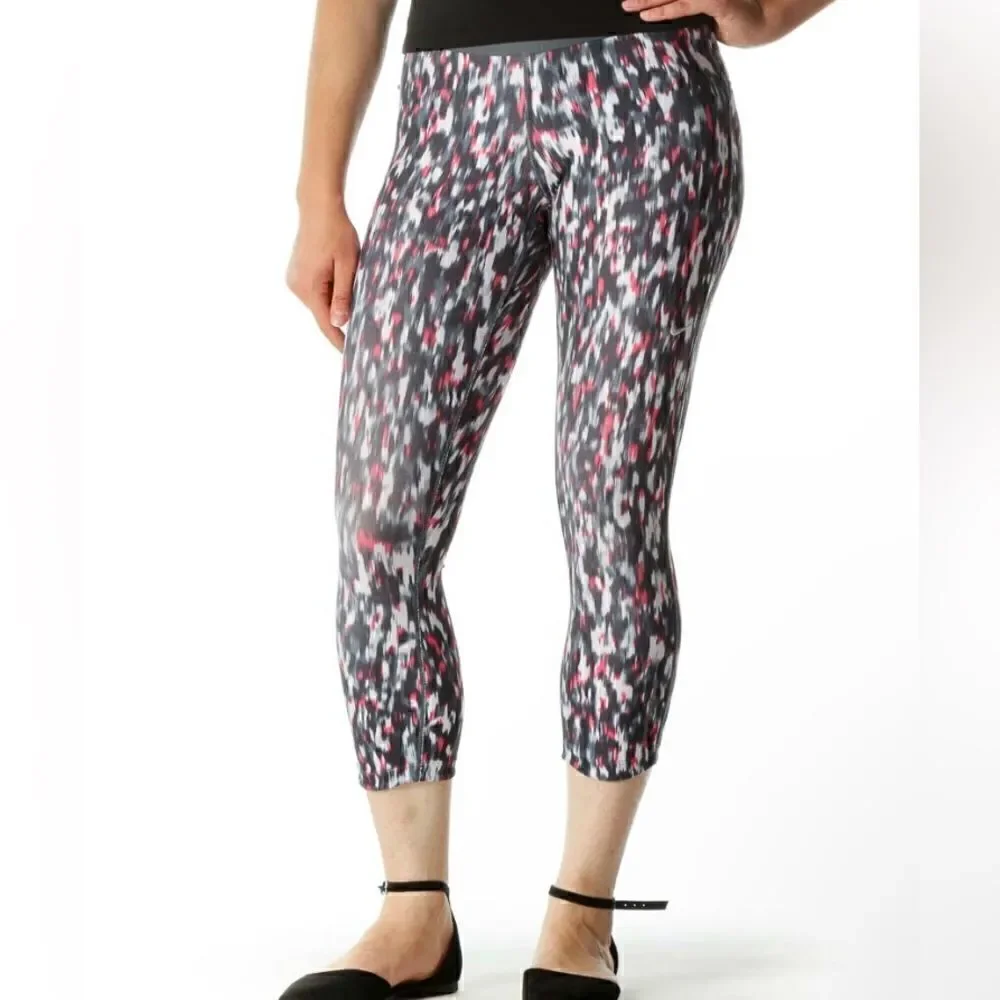 NIKE Dri-FIT Tight Fit Training Crop Pants