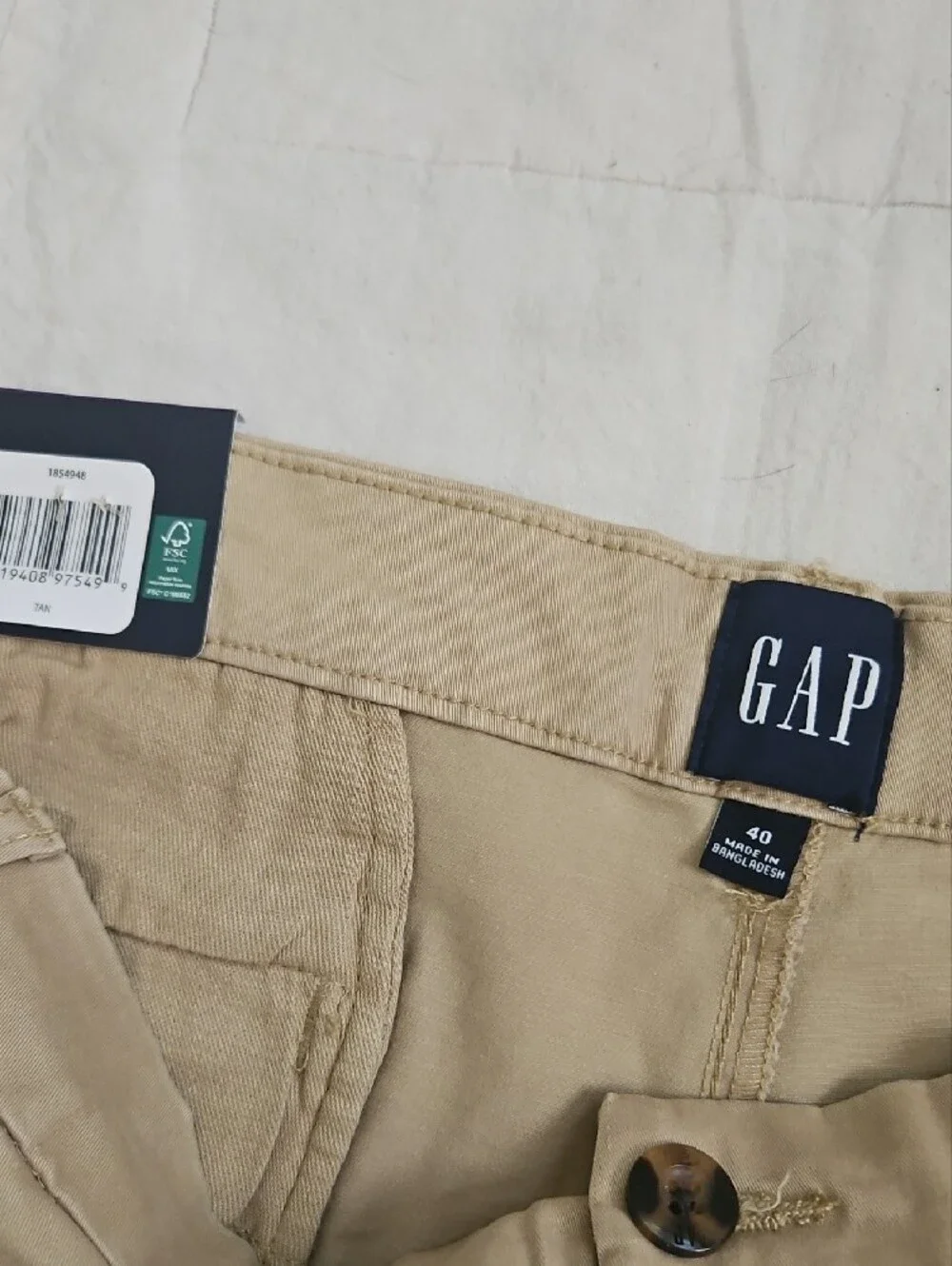 GAP Men's Tan Flat-Front Shorts
