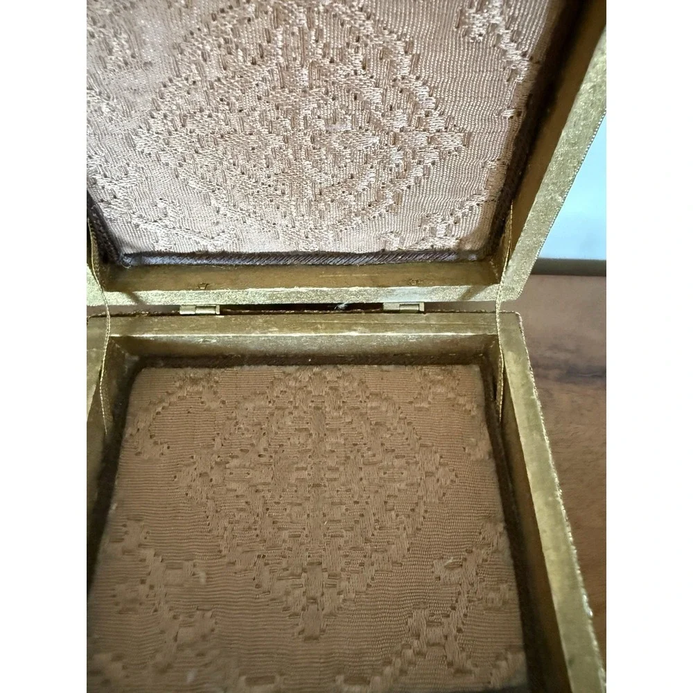 The Unbranded Brand velvet pre usps