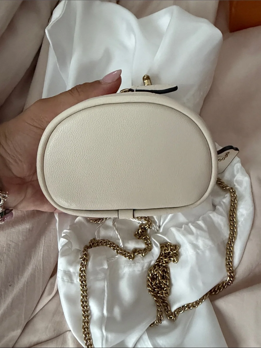 Coach elegant cream