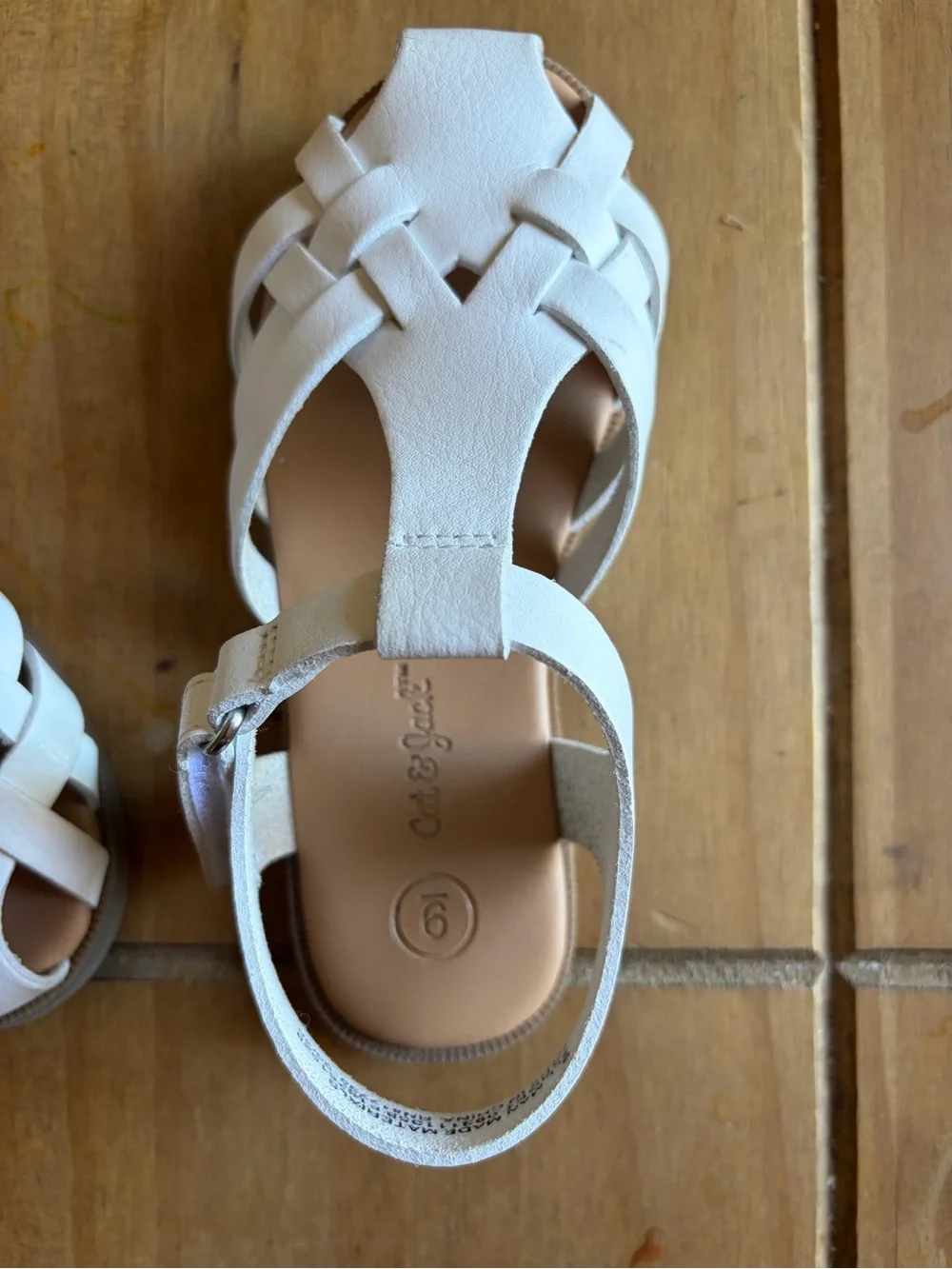 Cat & Jack closure padded