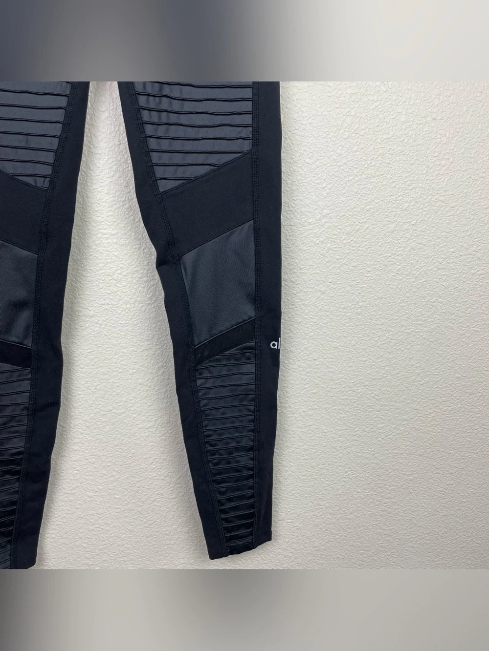 ALO Yoga nylon casual rise
