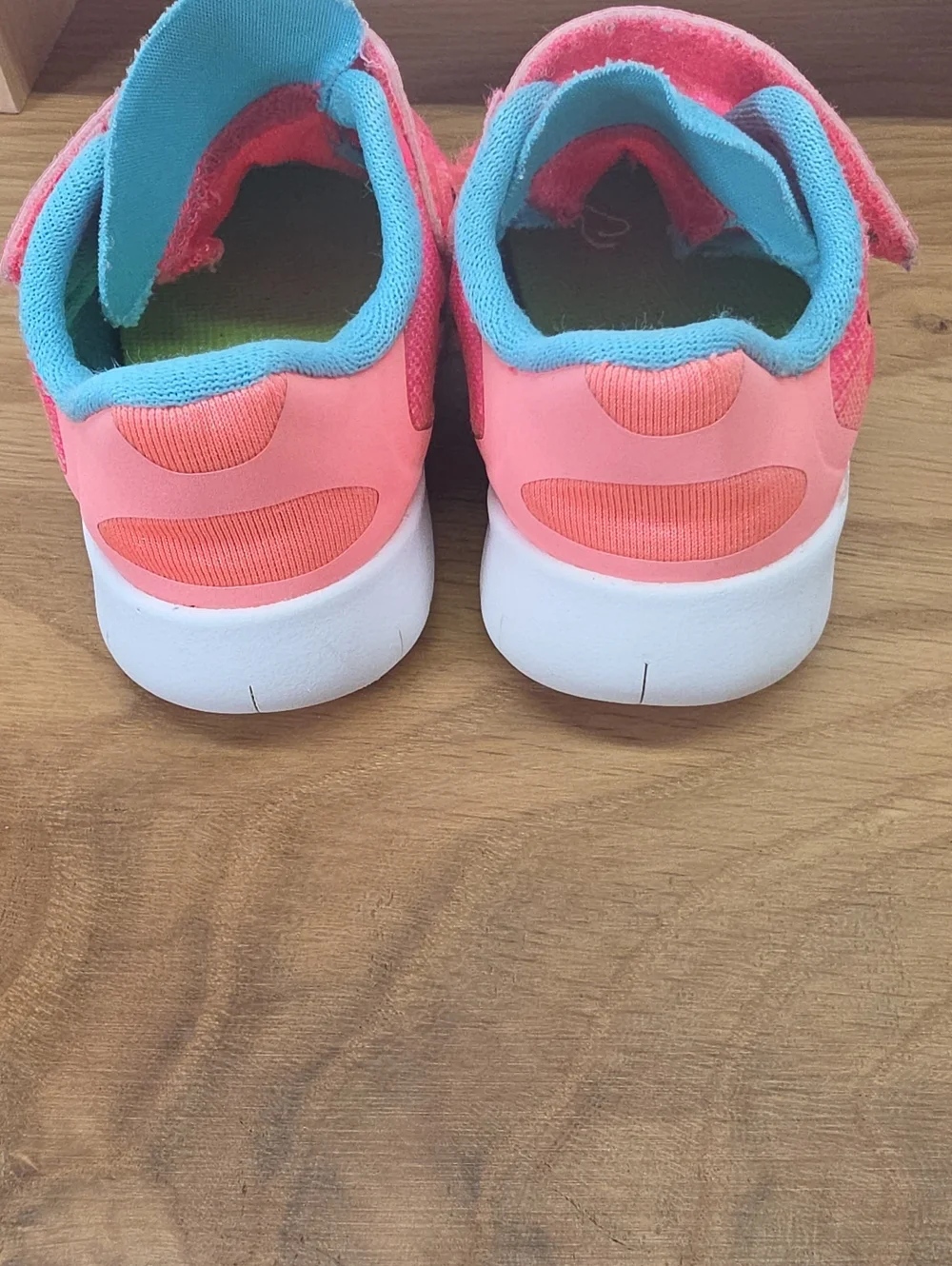Nike bright coral