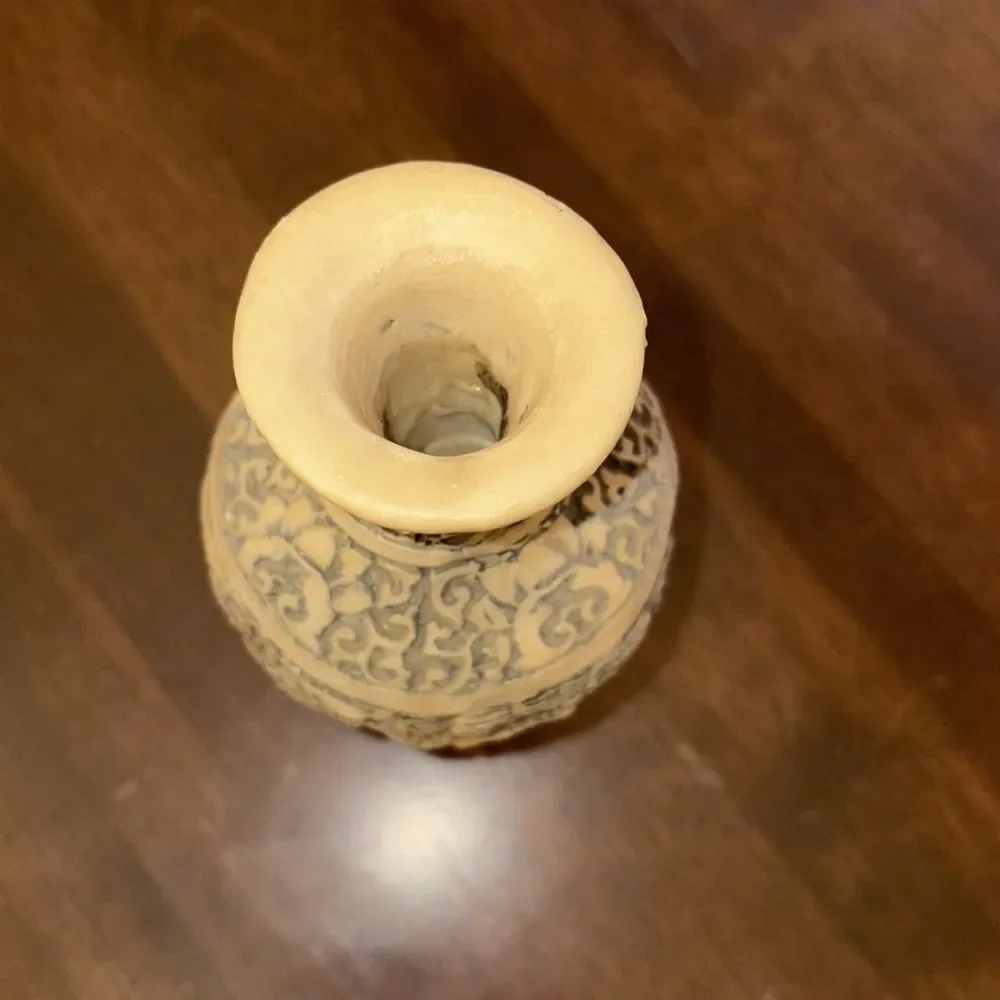 N/A carved candle