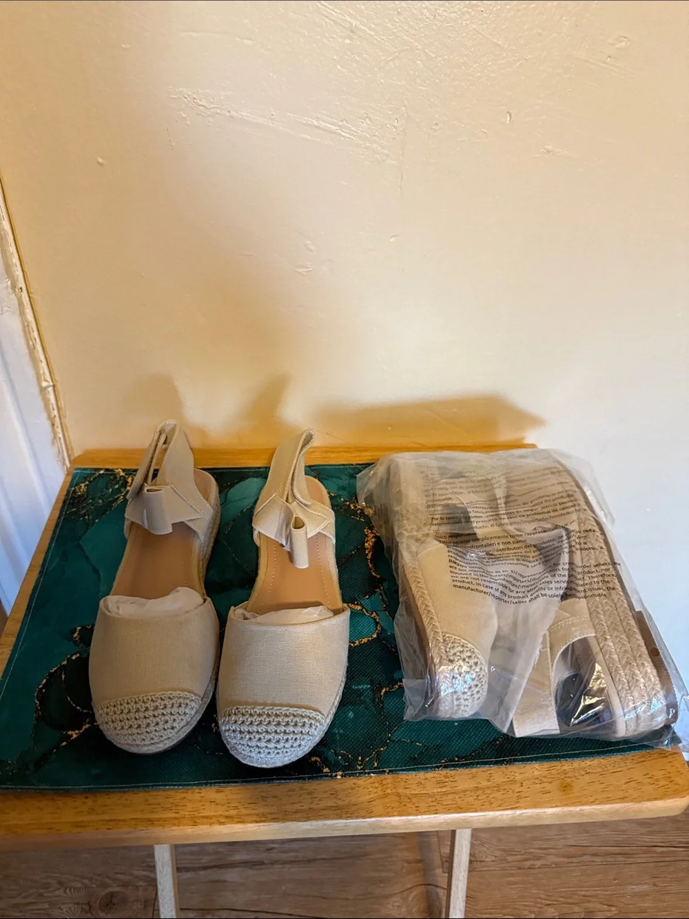 N/A lightweight beige