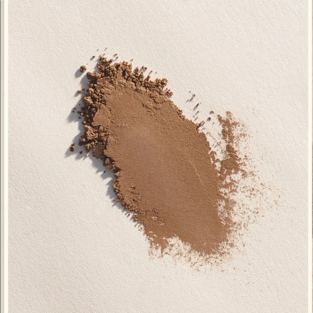 Soft-Matte Bronzing Powder by Vesca in Kissed By Diani- Medium Golden Undertone