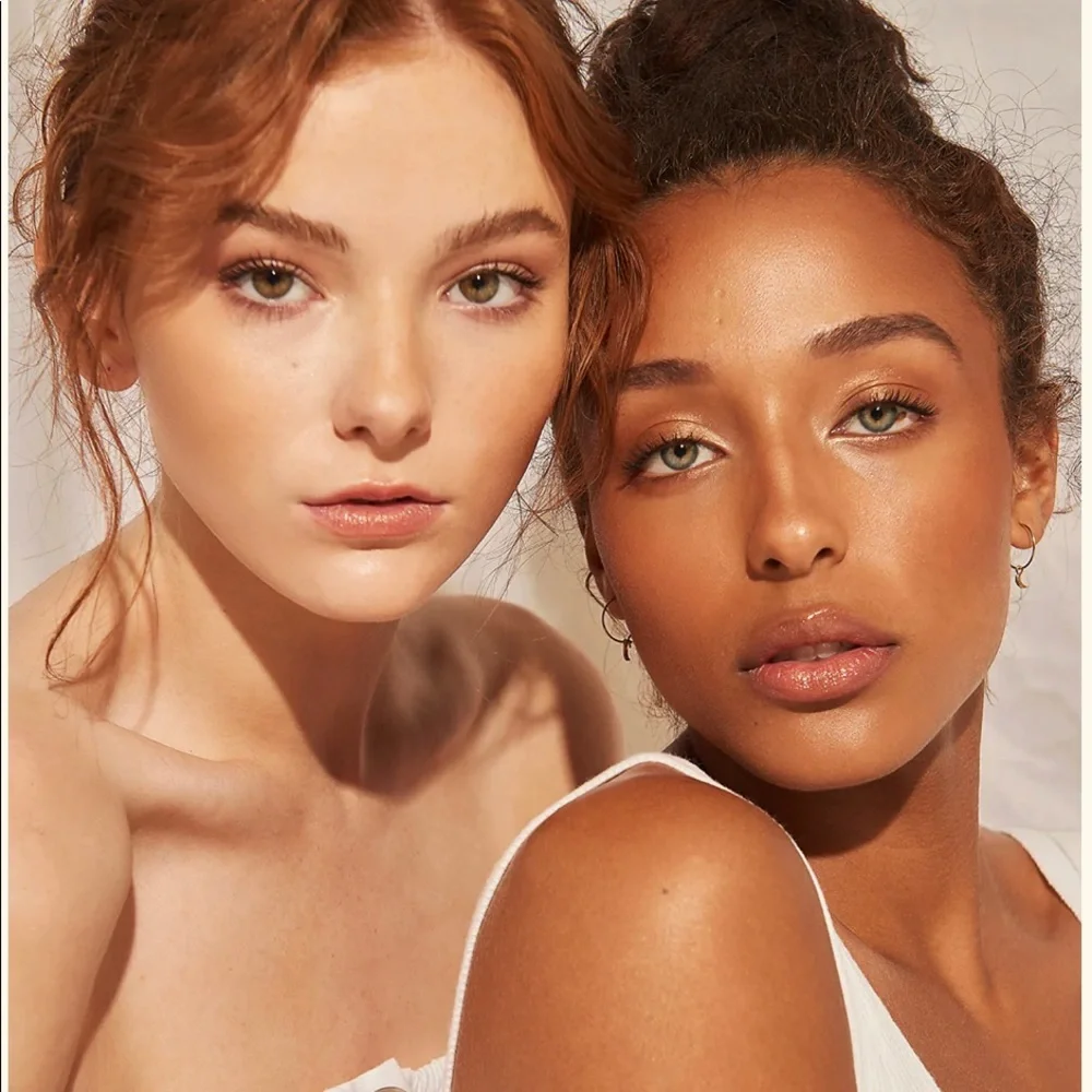 Soft-Matte Bronzing Powder by Vesca in Kissed By Diani- Medium Golden Undertone