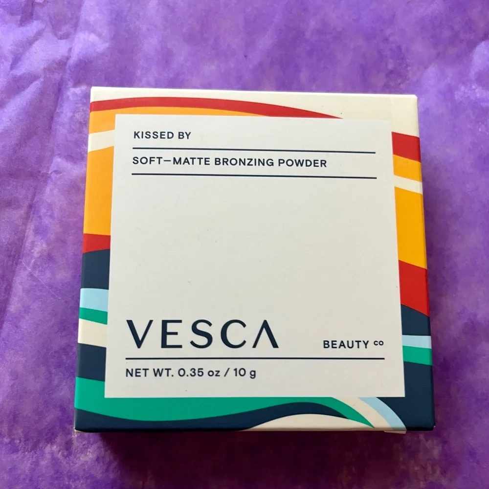 Soft-Matte Bronzing Powder by Vesca in Kissed By Diani- Medium Golden Undertone