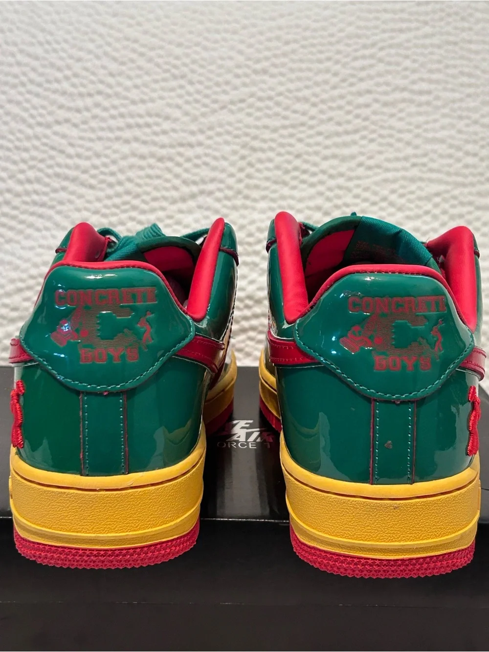 Others Follow patent leather