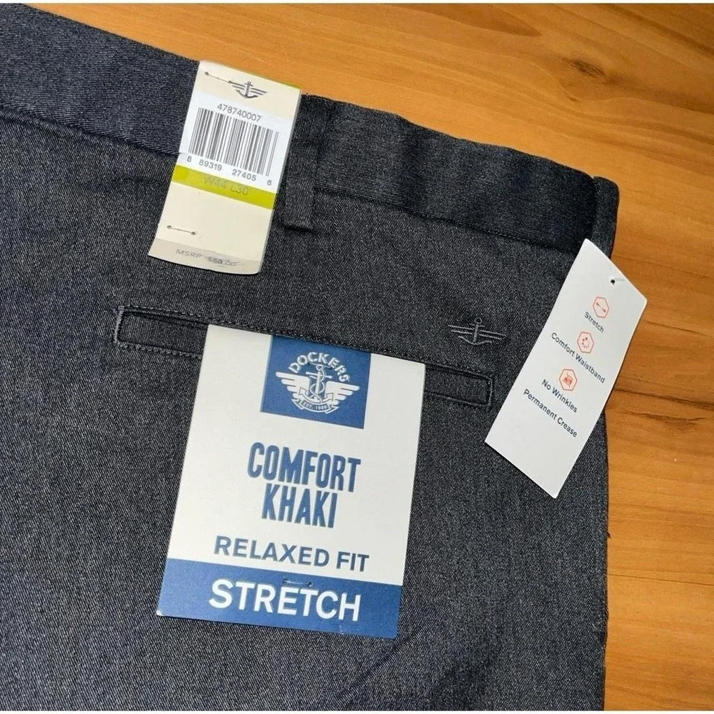 Mens NWT Dockers Relaxed Fit Comfort Khaki Stretch Business Casual Chino Pants
