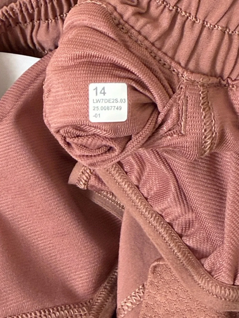 lululemon athletica inseam dust hotty