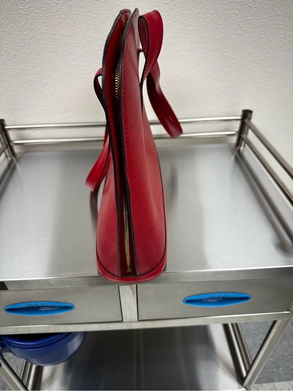 Louis Vuitton slim corner clean