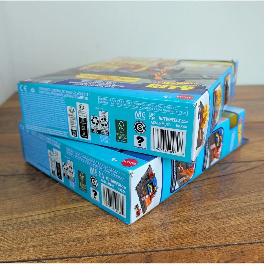 2 Hot Wheels City Track Set - Speedy Pizza Pick-up & Fuel Station Shift Play Set