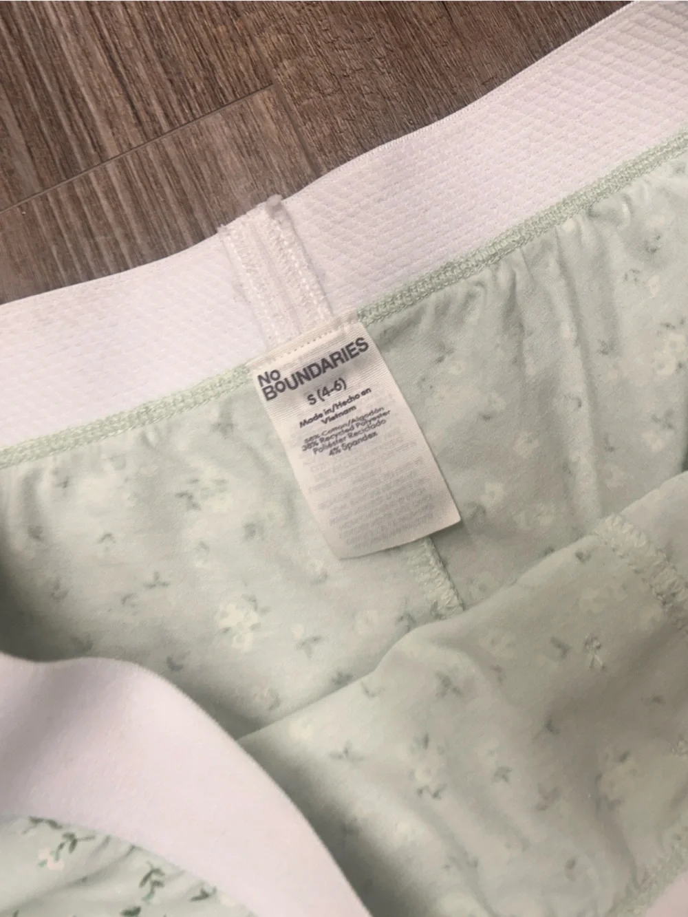 No Boundaries light green