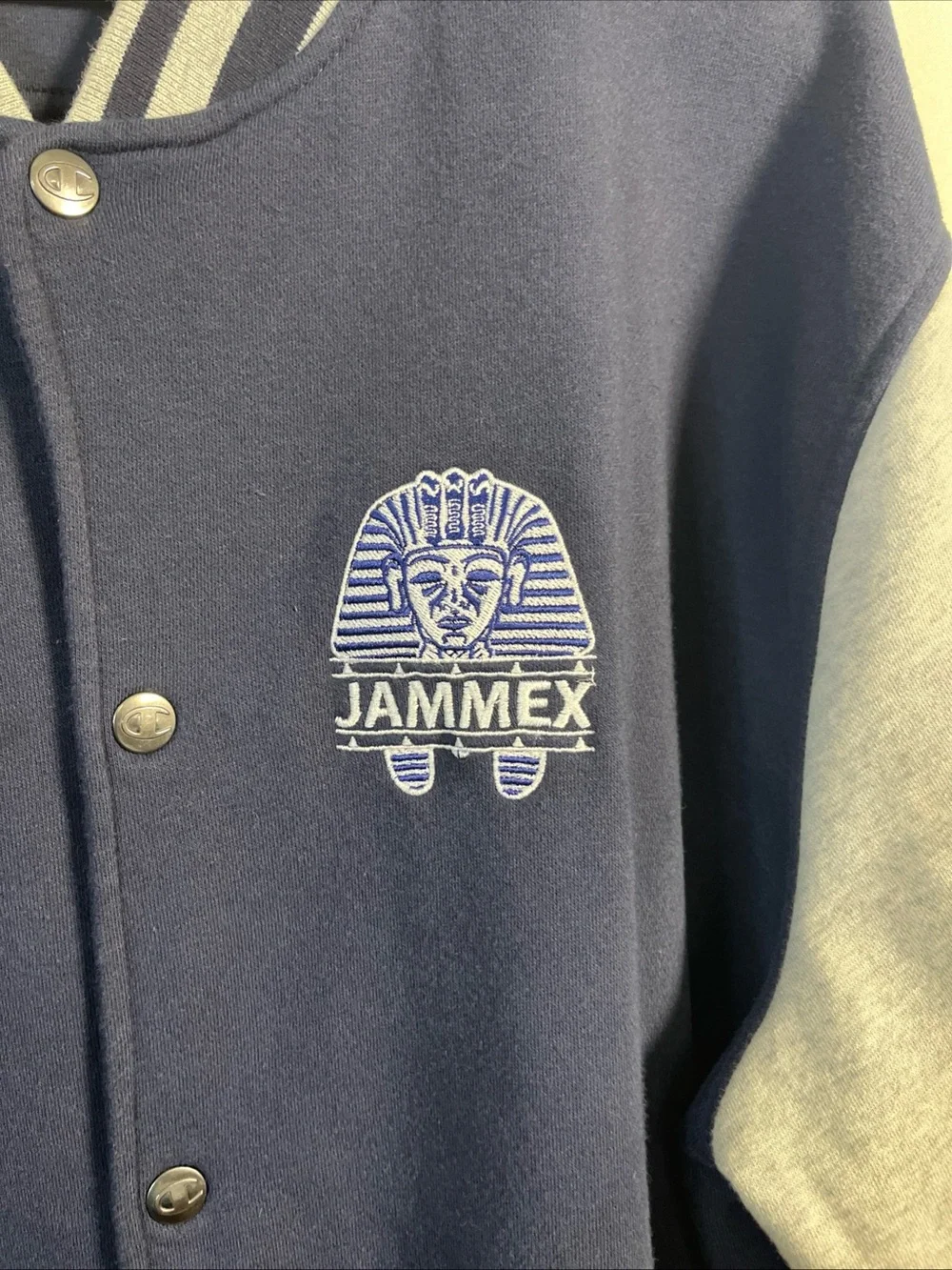 Champion classic snap