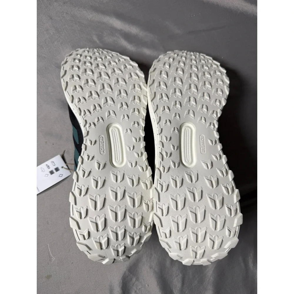 adidas tabs traction