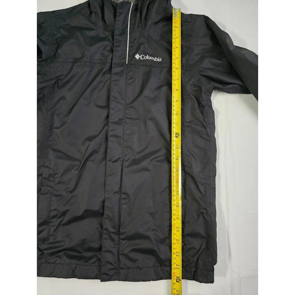 Columbia black makes sleeve