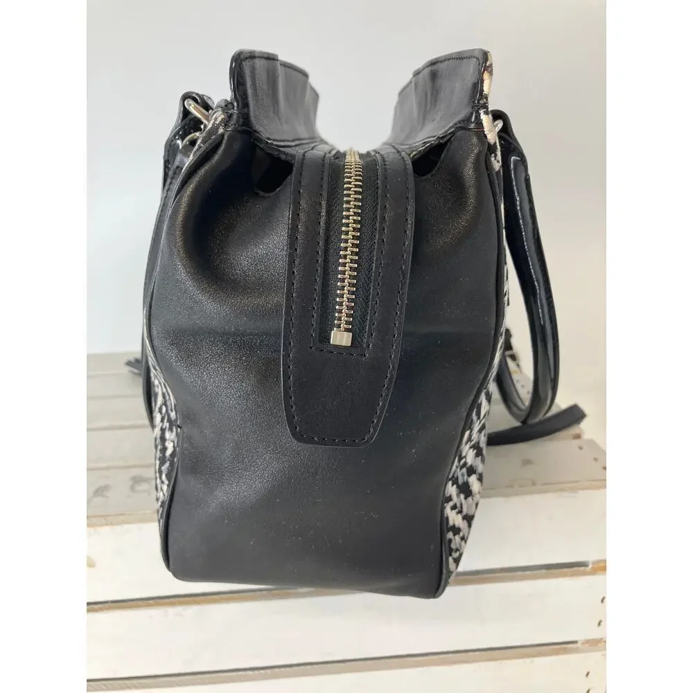 Coach 25811 shoulder