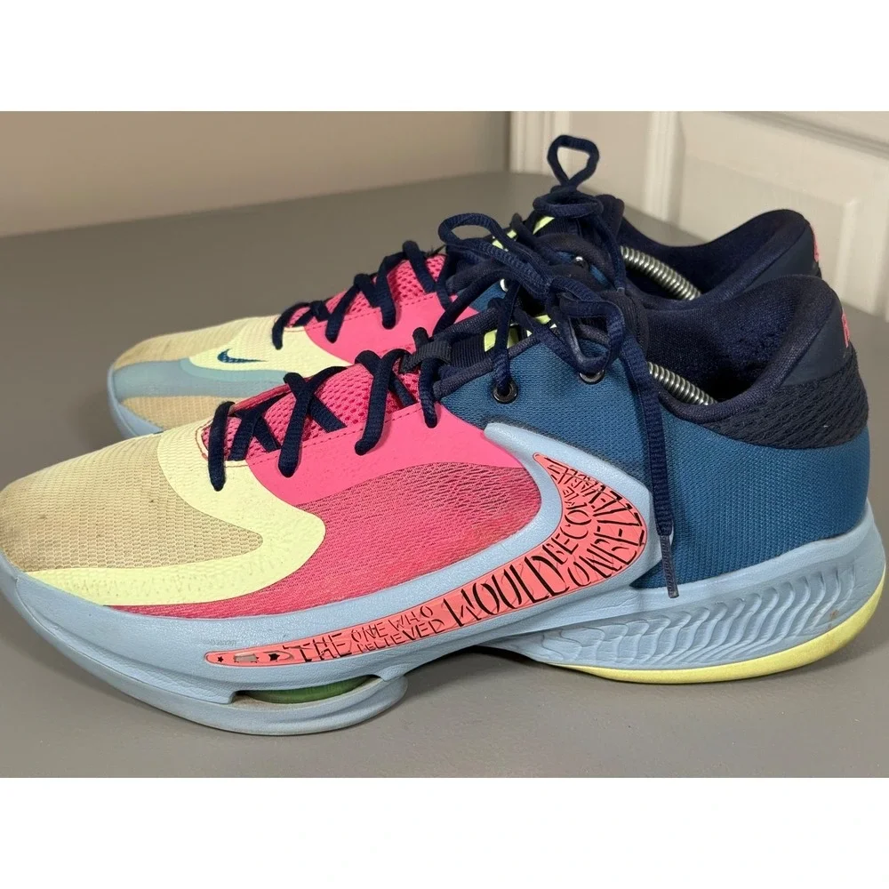 Nike product pair