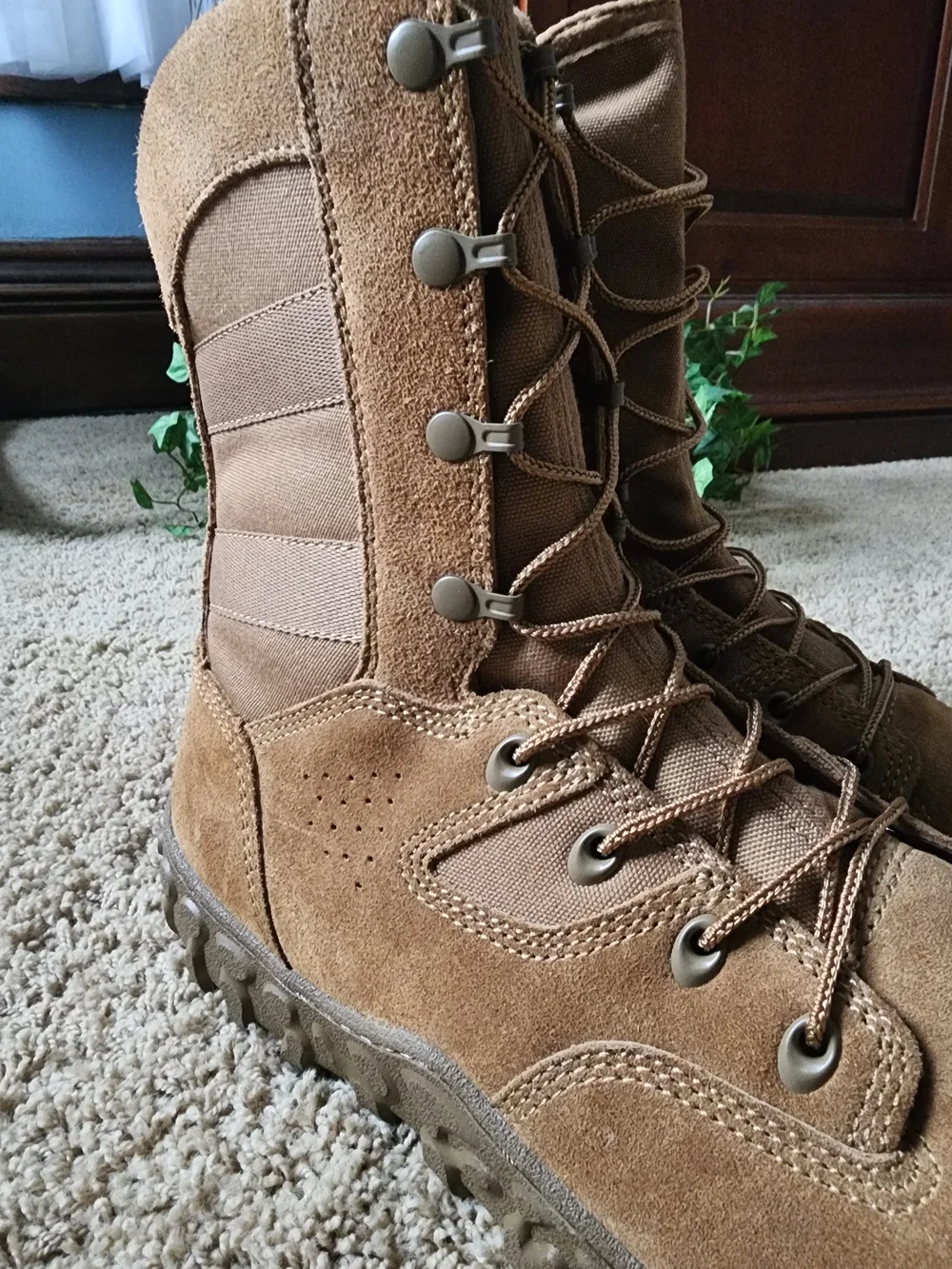 Rocky Men's S2V Leather Tactical Boots in Tan- DA PAM 670-1 Compliant