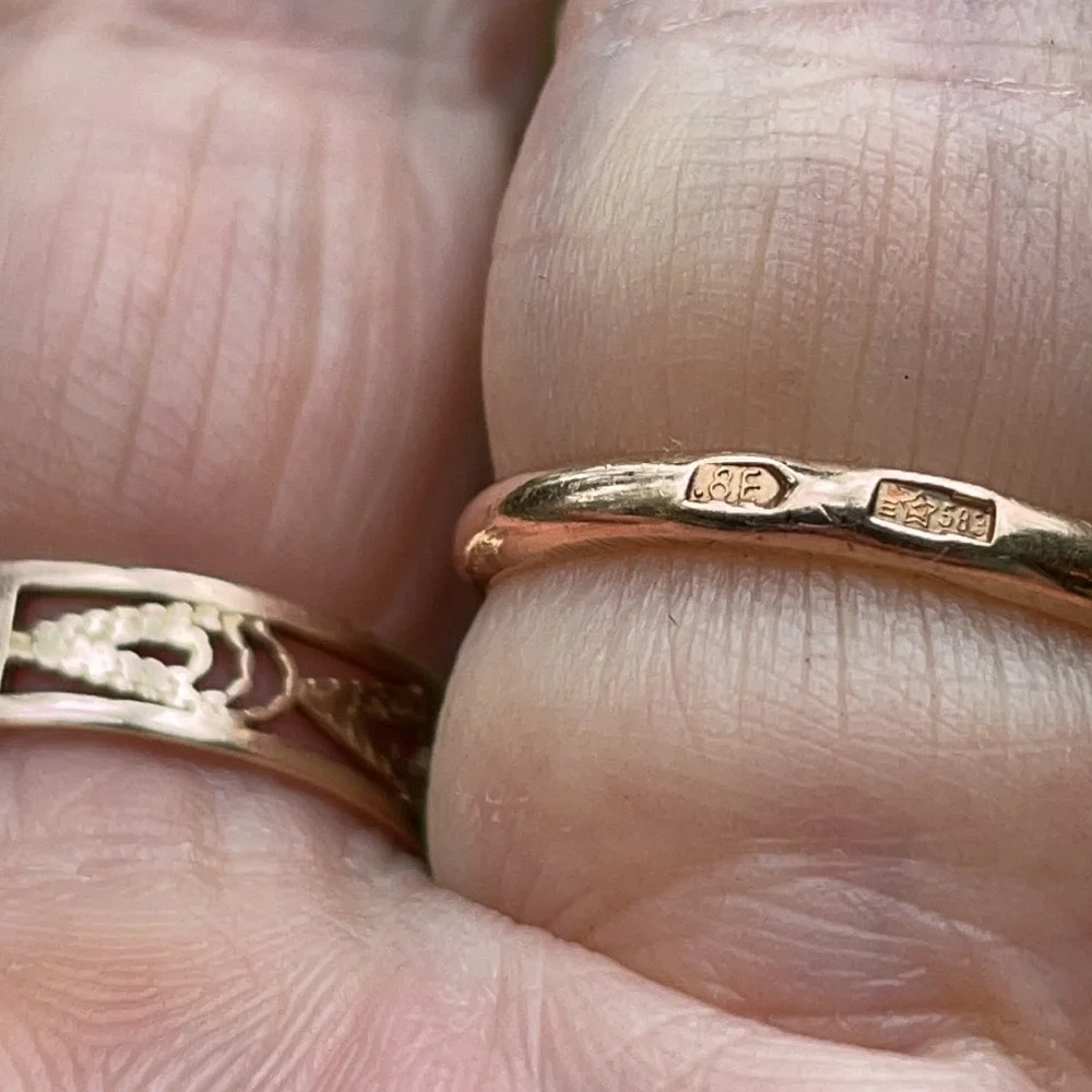 Vintage 14k white absolutely