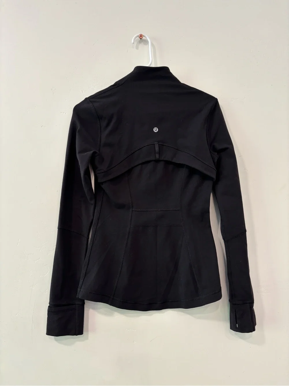 lululemon athletica fitting tailored form