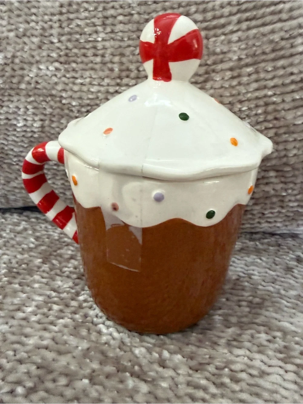 Mr. Christmas Ceramic Gingerbread House Mug With Candy Cane Handle And Lid 23 Oz
