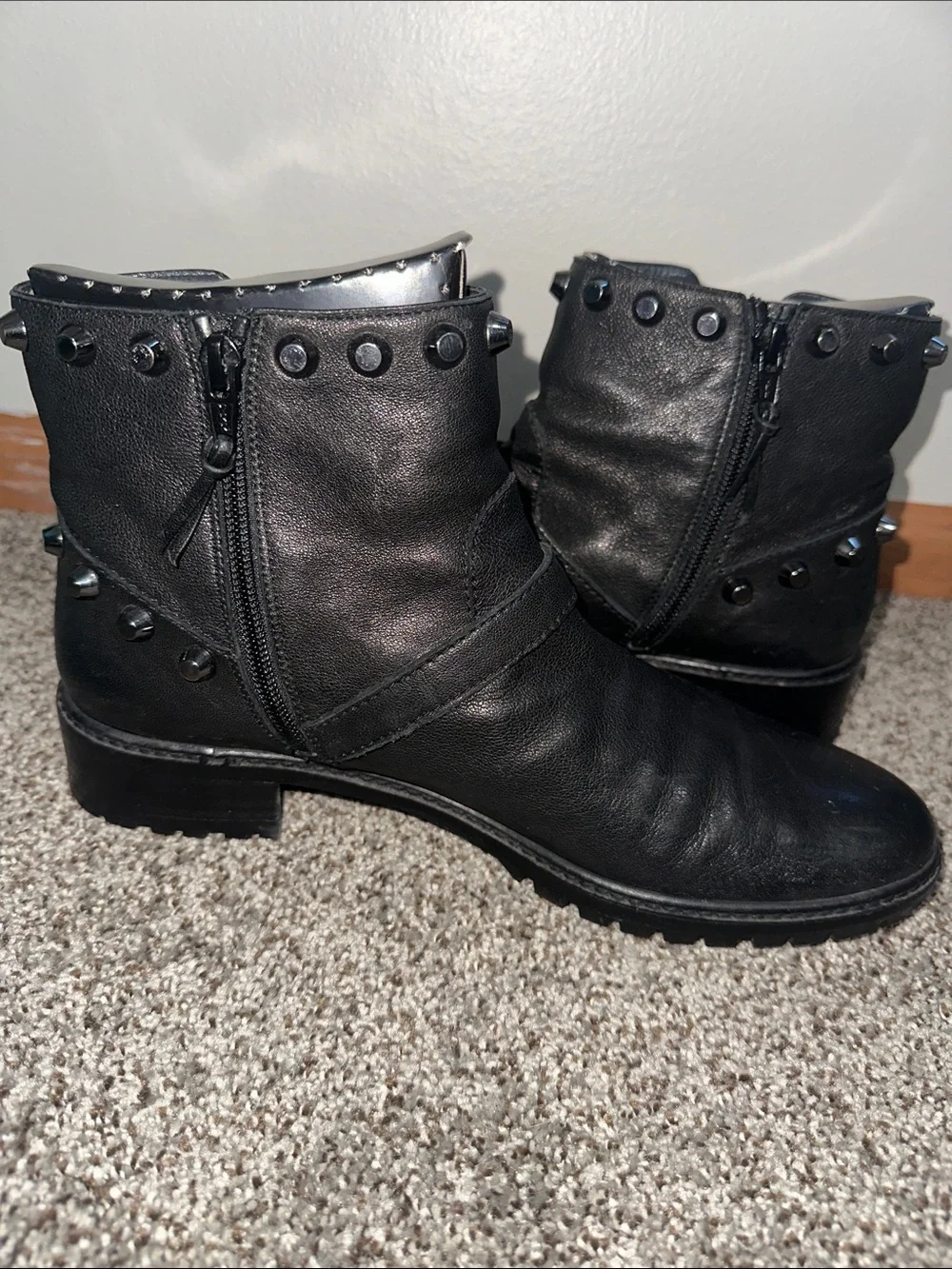 Stuart Weitzman stylish black