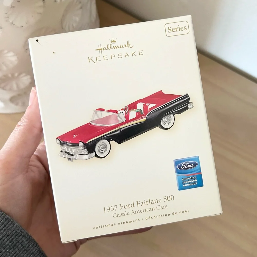 Hallmark Keepsake 1957 Ford Fairlane 500 Classic American Cars Ornament