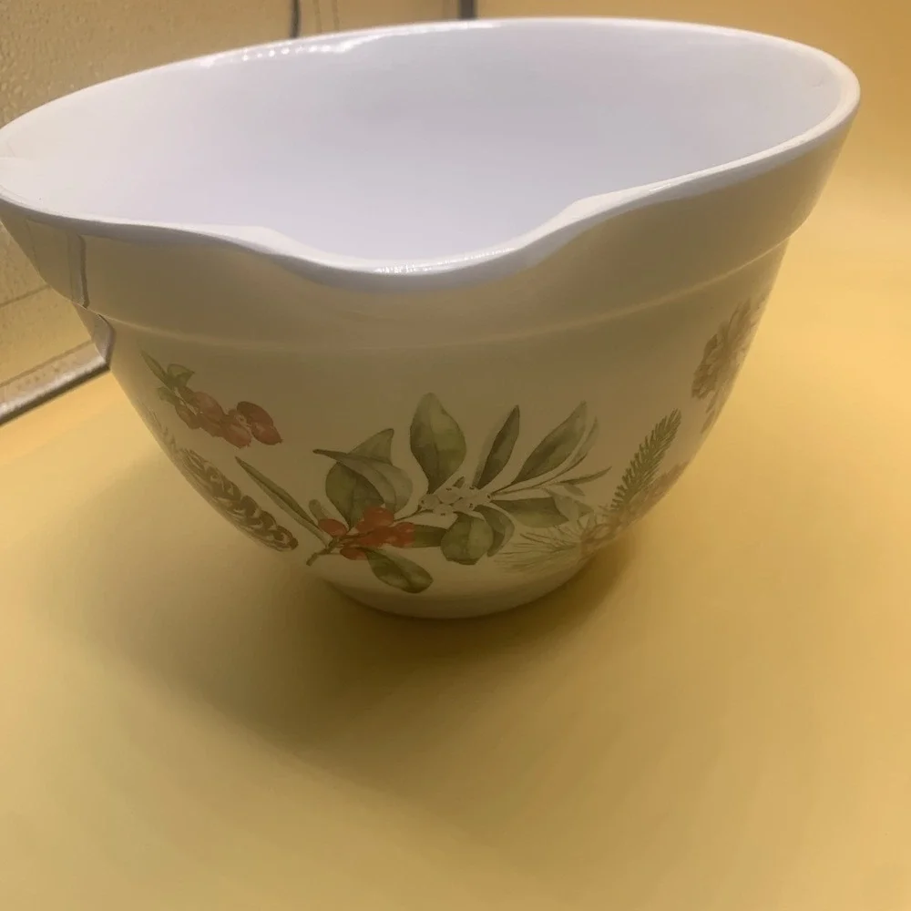 New Stonewall Kitchen Batter Bowl Mix Pour Spout Melamine Non-Slip Base Pines