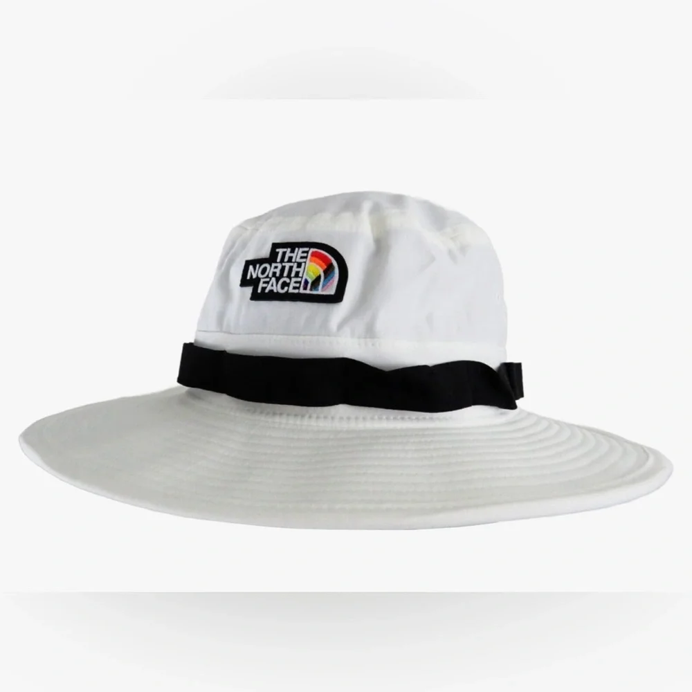 NWT The North Face Classic V Brimmed Hat Tnf White Pride Graphic Size S M