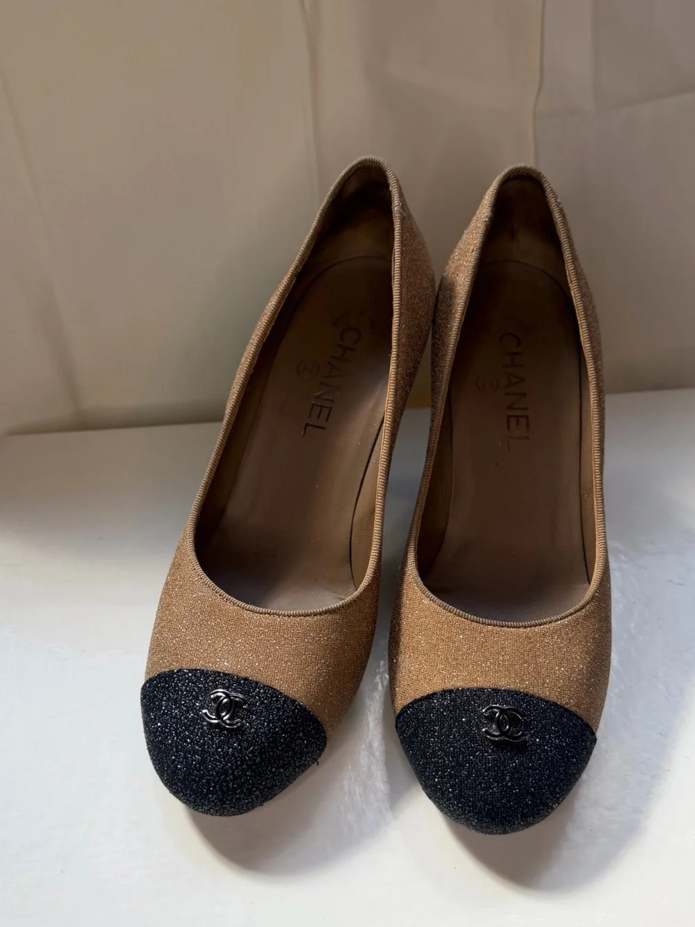 CHANEL elegant flats