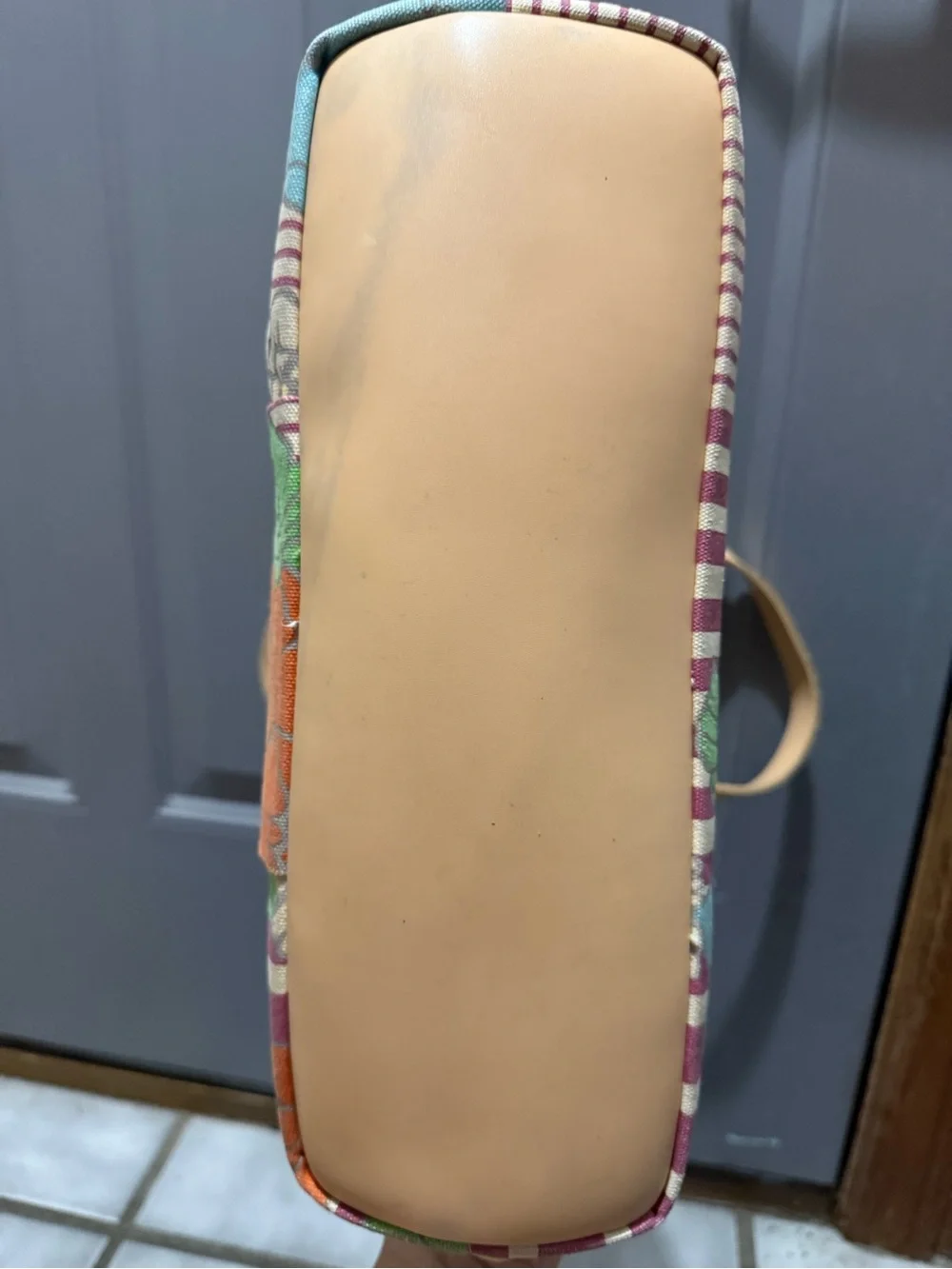 Tommy Hilfiger stylish multicolor