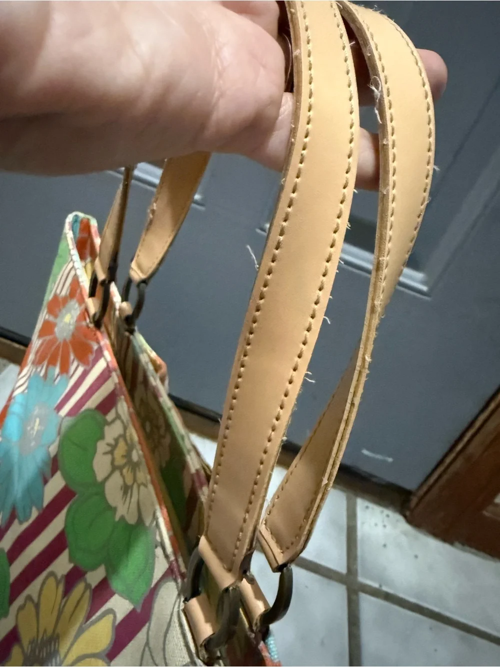 Tommy Hilfiger stylish multicolor
