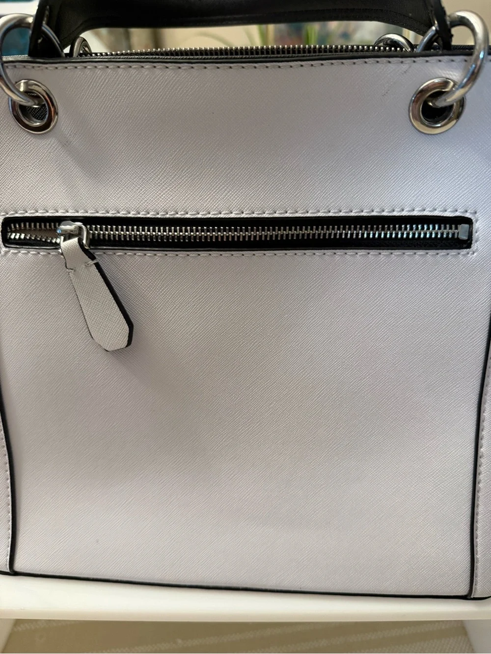Guess elegant tote