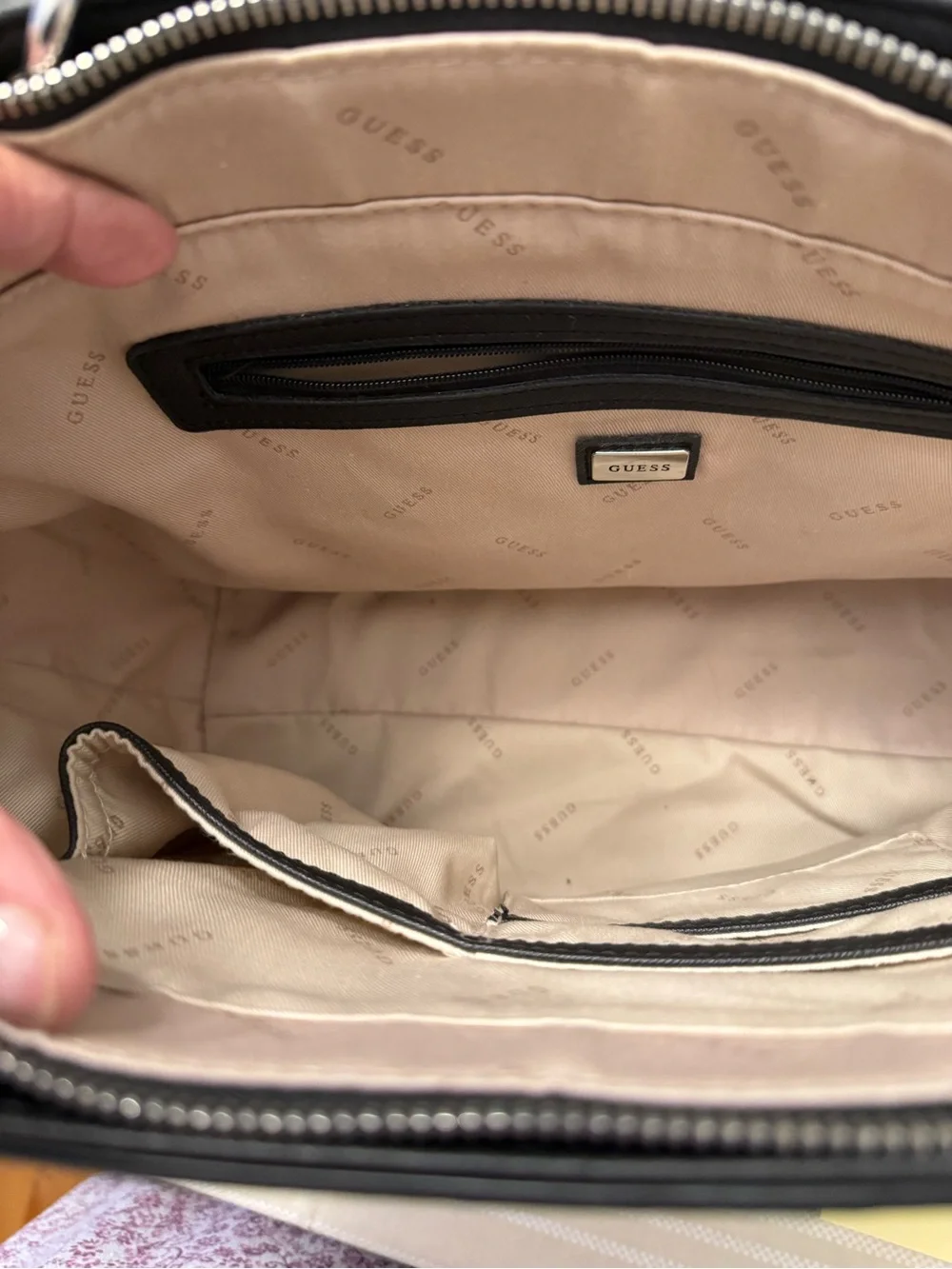 Guess elegant tote