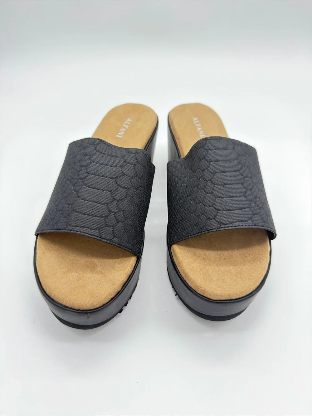 Alfani slip platform