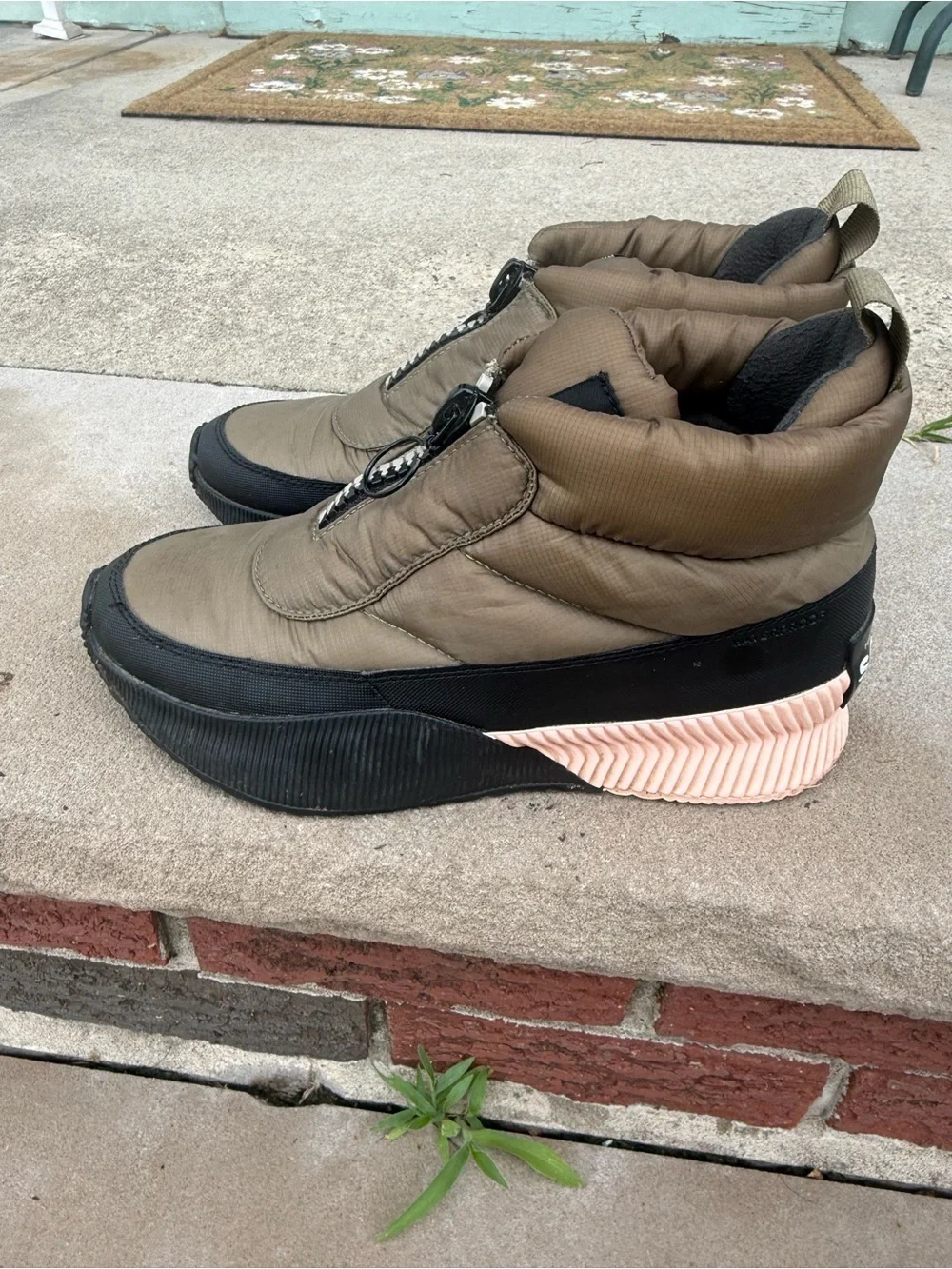 Sorel quilted upper