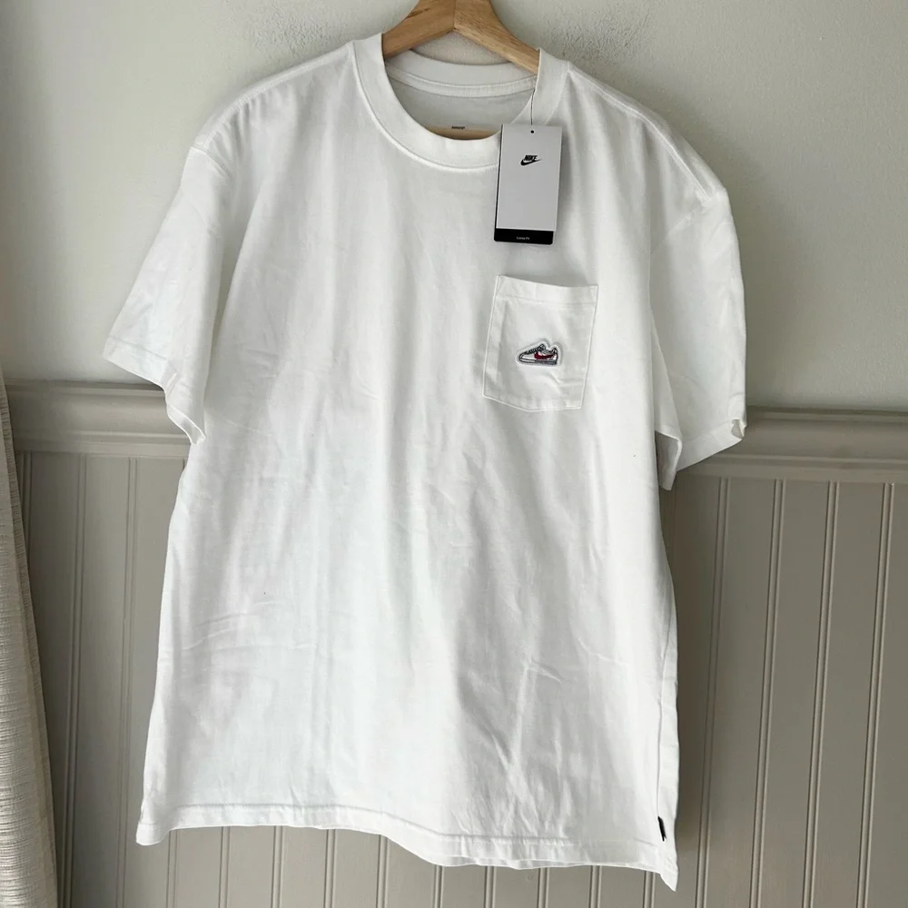 ⭐️ NEW Men's Nike Air Max White 90 Patch T-Shirt Size Medium